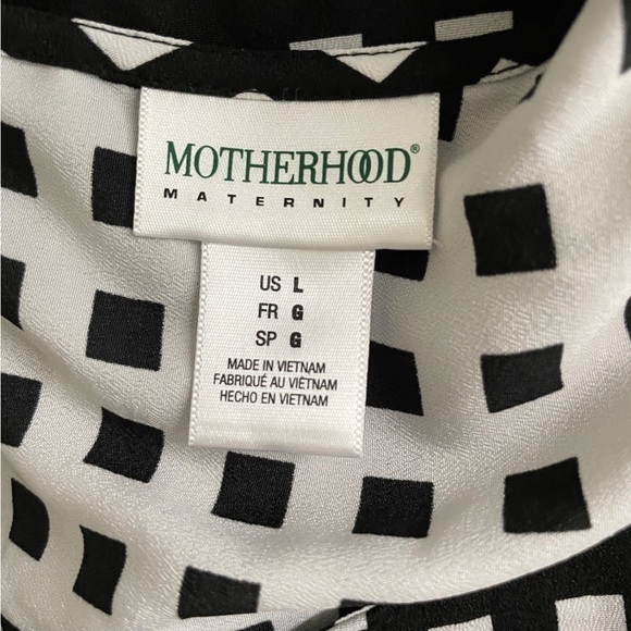 Motherhood Maternity lightweight block pattern top size Large - Picture 4 of 4